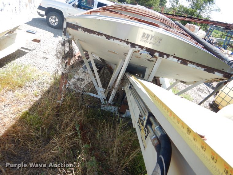 image for item DE8526 Willmar Load Runner 16 seed tender bed