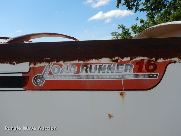 image for item DE8526 Willmar Load Runner 16 seed tender bed