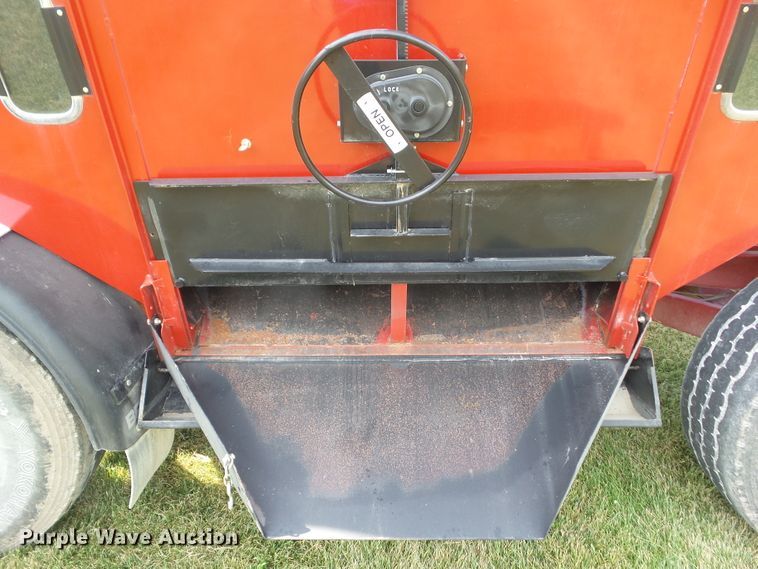 image for item DF0777 Brent GT-444 gravity wagon