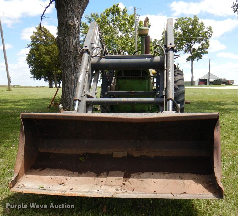 1964 John Deere 3020 tractor in Gridley, KS Item DG4814 sold Purple