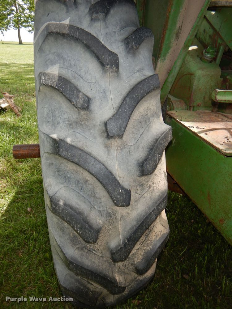 image for item DG4814 1964 John Deere 3020 tractor