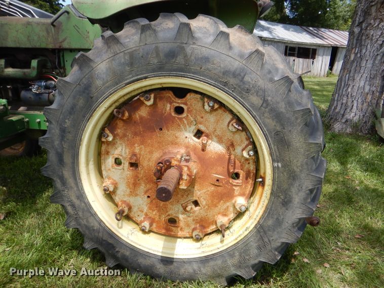 1964 John Deere 3020 tractor in Gridley, KS Item DG4814 sold Purple