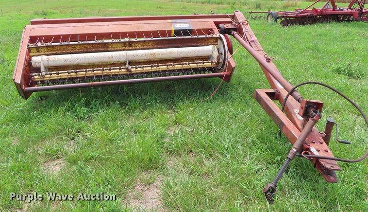 image for item DH0290 OMC 229 windrower