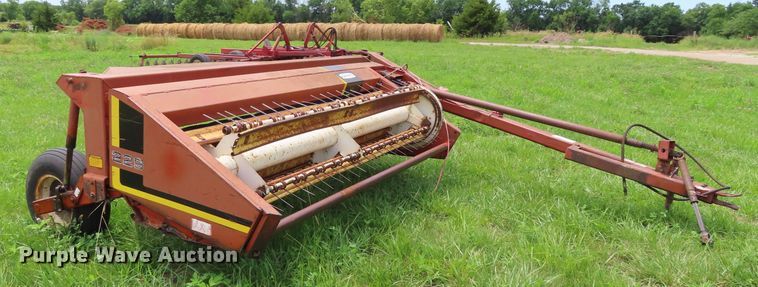 image for item DH0290 OMC 229 windrower