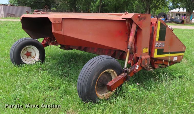 image for item DH0290 OMC 229 windrower