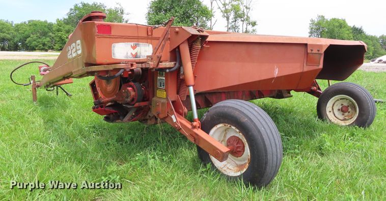 image for item DH0290 OMC 229 windrower