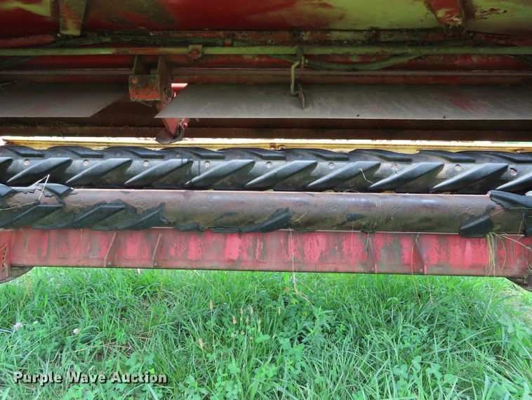 image for item DH0290 OMC 229 windrower