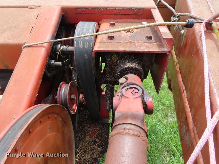 image for item DH0290 OMC 229 windrower