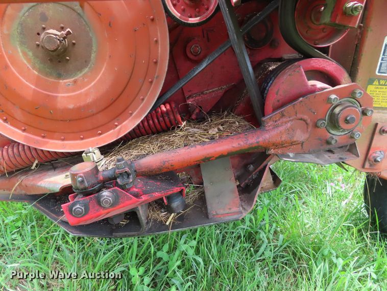 image for item DH0290 OMC 229 windrower