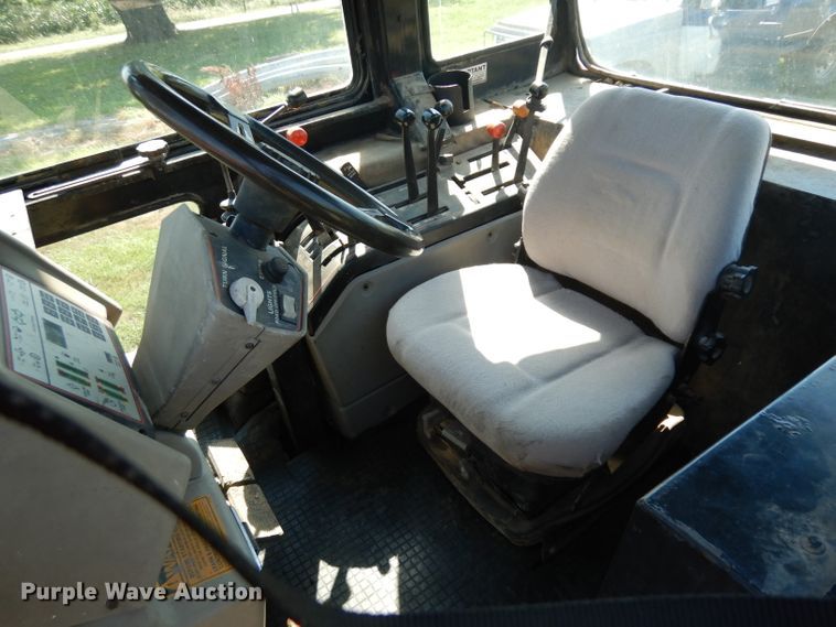 image for item DH0296 1987 Case IH 1896 MFWD tractor