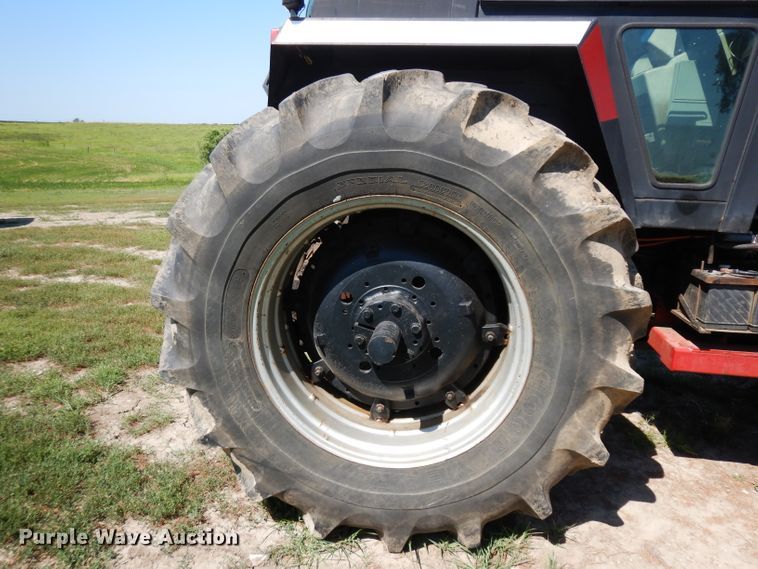 image for item DH0296 1987 Case IH 1896 MFWD tractor