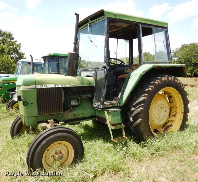image for item DH3501 1976 John Deere 2130 tractor