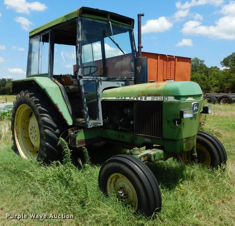image for item DH3501 1976 John Deere 2130 tractor