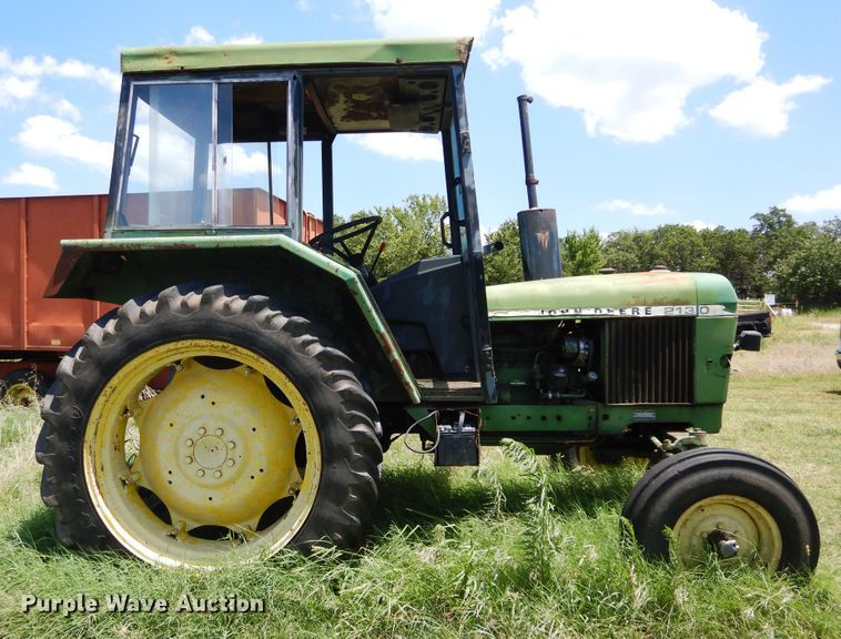 image for item DH3501 1976 John Deere 2130 tractor