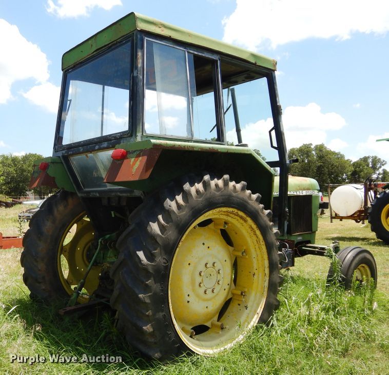image for item DH3501 1976 John Deere 2130 tractor