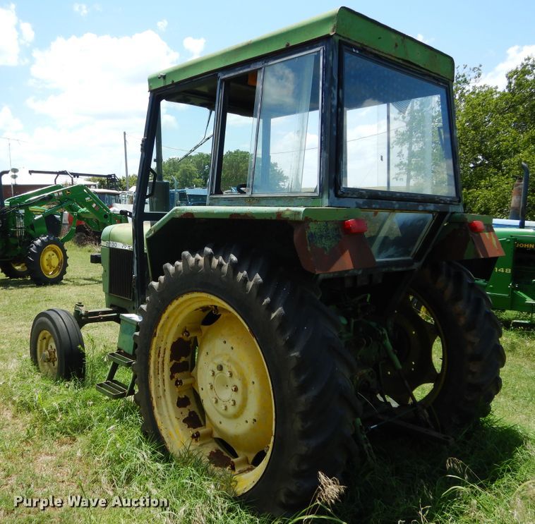 image for item DH3501 1976 John Deere 2130 tractor