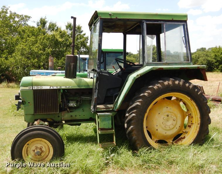 image for item DH3501 1976 John Deere 2130 tractor