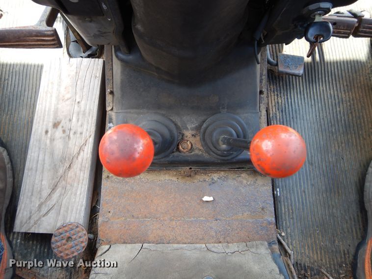 image for item DH3501 1976 John Deere 2130 tractor