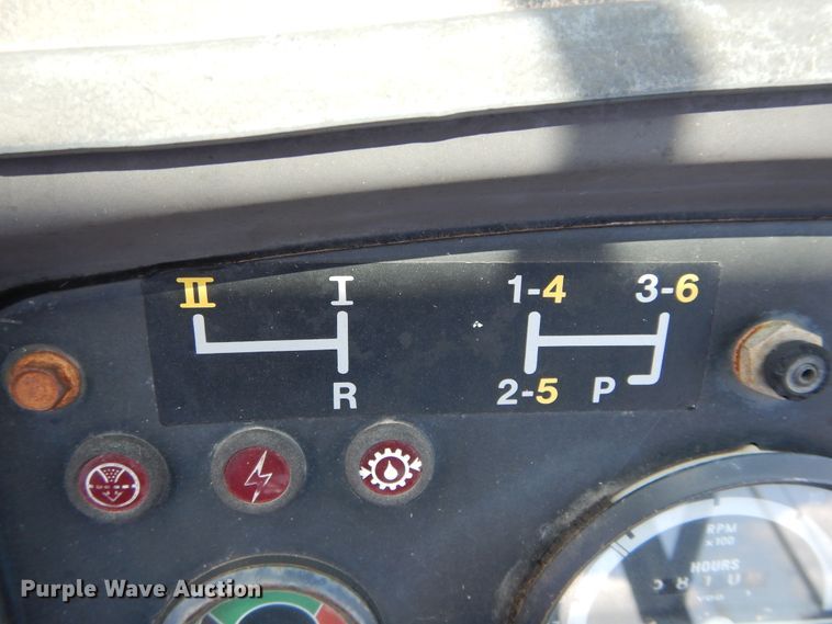 image for item DH3501 1976 John Deere 2130 tractor