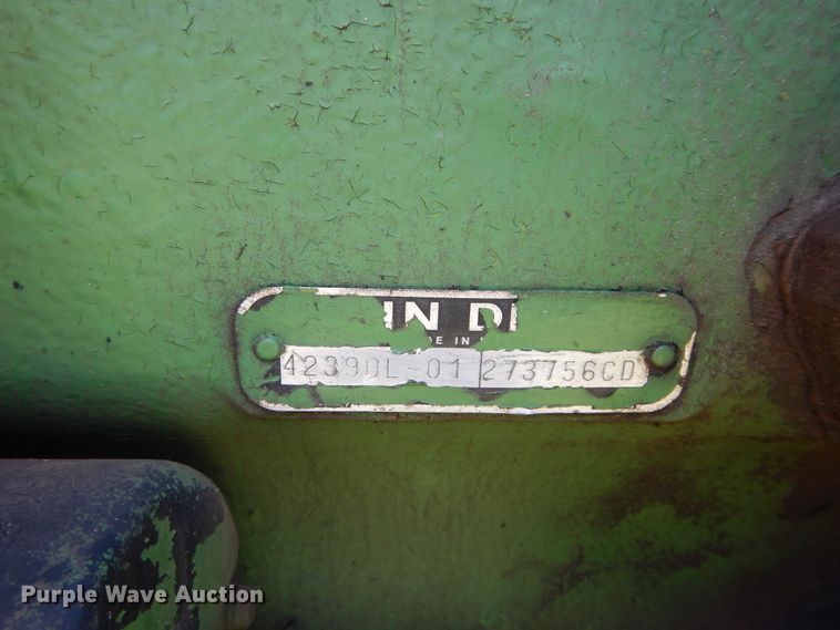 image for item DH3501 1976 John Deere 2130 tractor