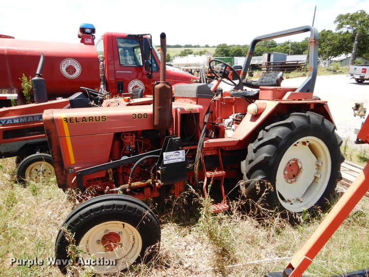 image for item DH3502 Belarus 300 tractor