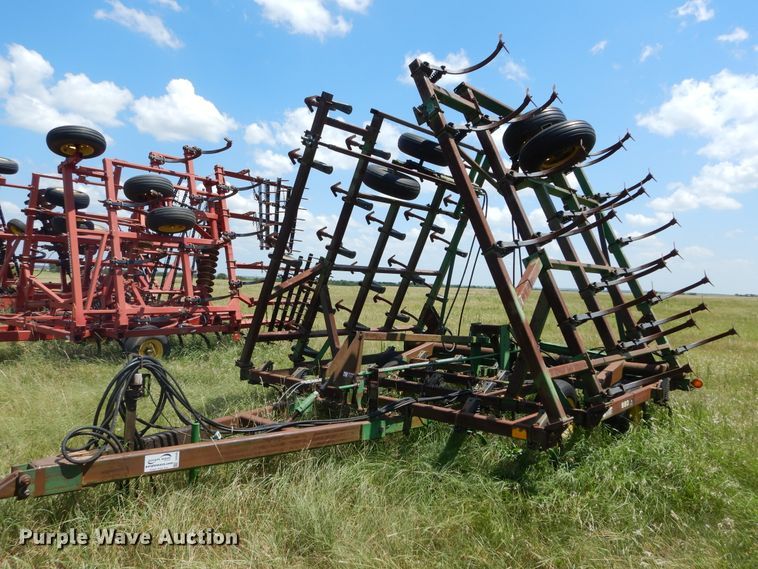 image for item DH3505 John Deere 980 chisel