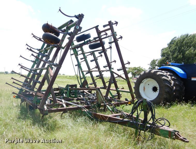 image for item DH3505 John Deere 980 chisel