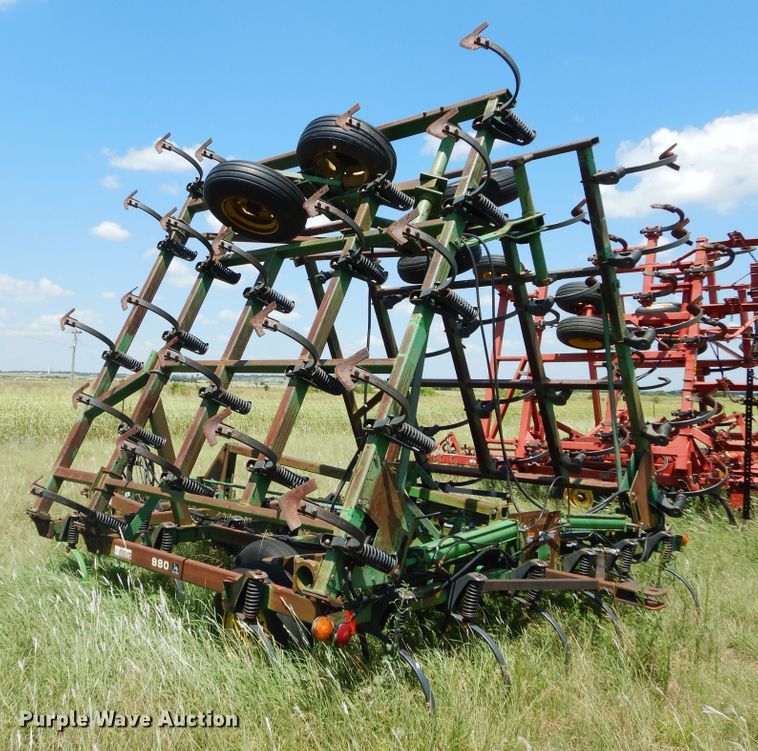 image for item DH3505 John Deere 980 chisel