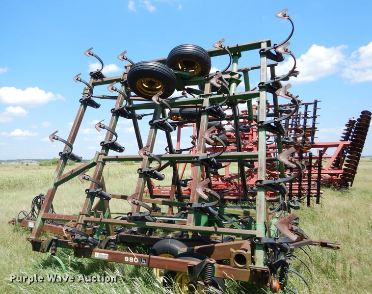 image for item DH3505 John Deere 980 chisel