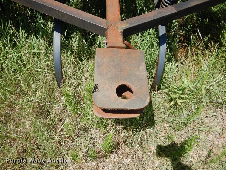 image for item DH3505 John Deere 980 chisel