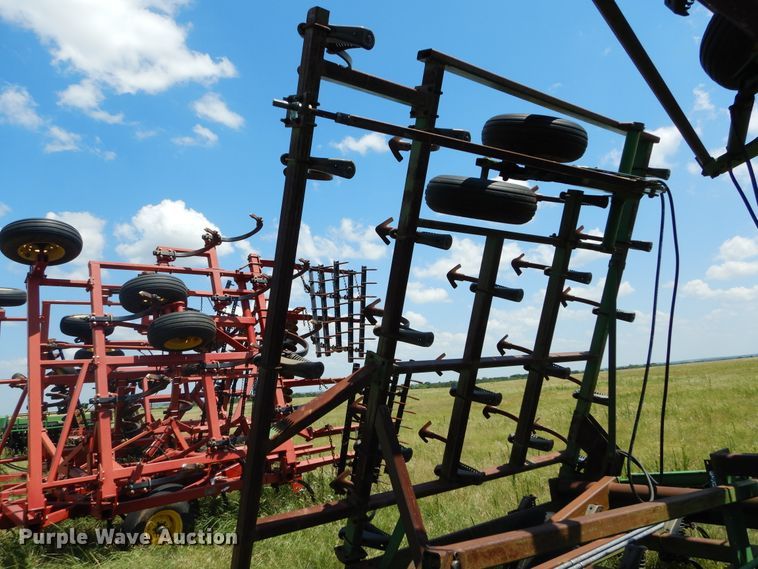 image for item DH3505 John Deere 980 chisel