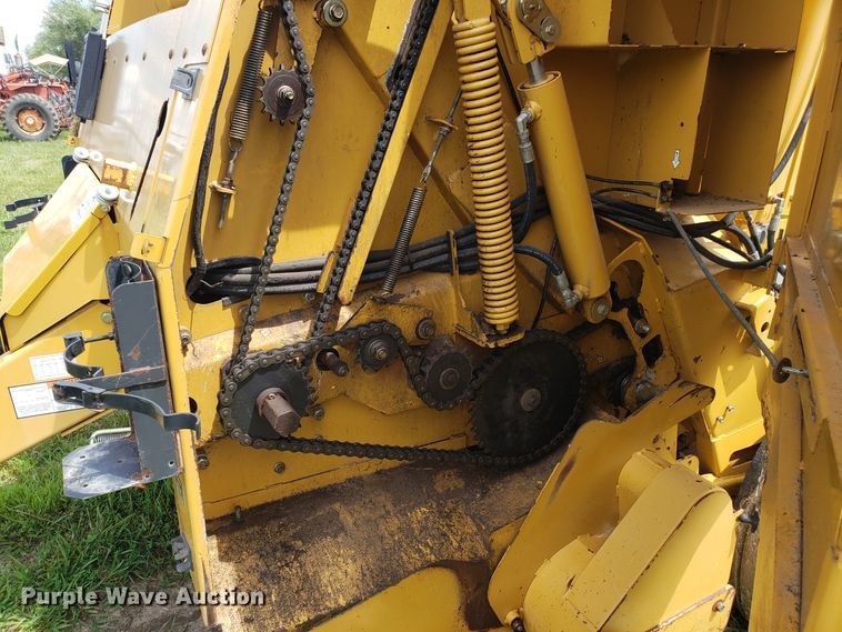 image for item DH4530 2011 Vermeer 605 Super M round baler
