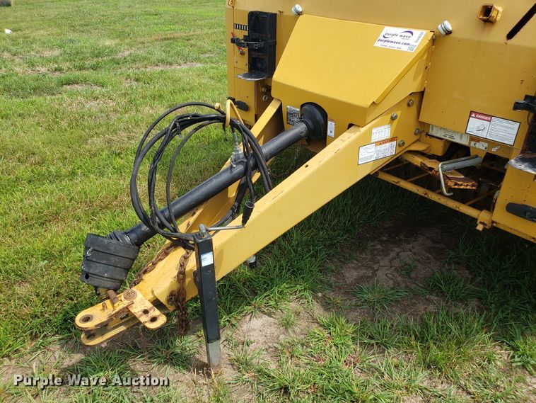image for item DH4530 2011 Vermeer 605 Super M round baler
