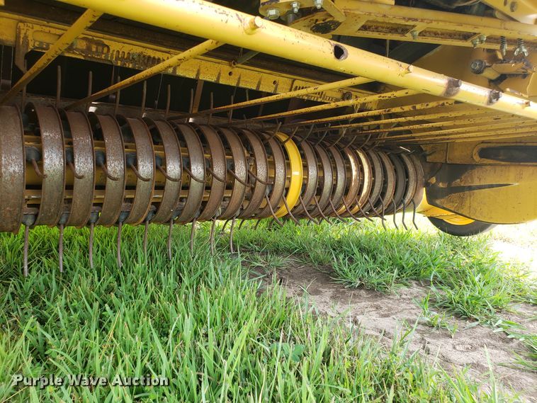 image for item DH4530 2011 Vermeer 605 Super M round baler