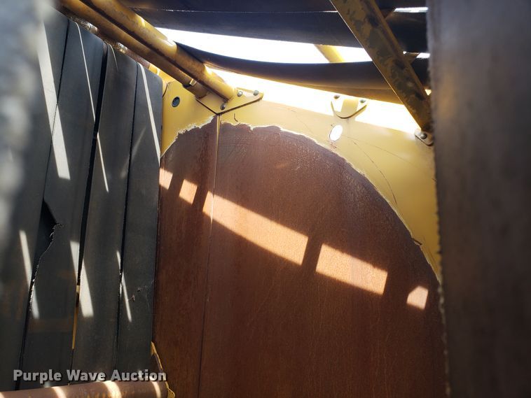 image for item DH4530 2011 Vermeer 605 Super M round baler