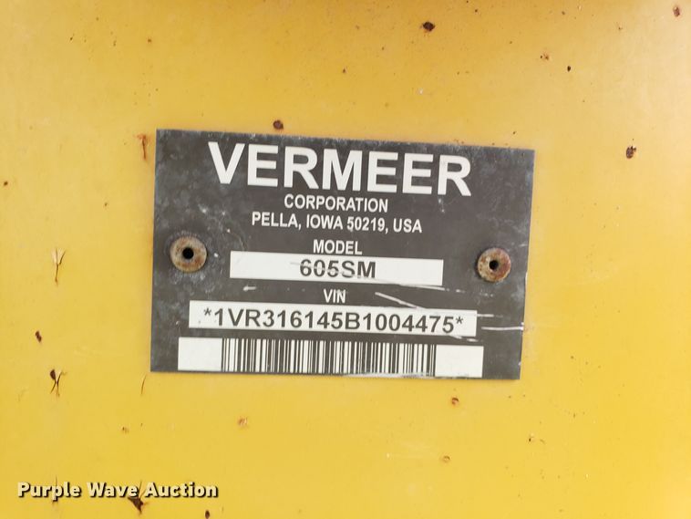 image for item DH4530 2011 Vermeer 605 Super M round baler