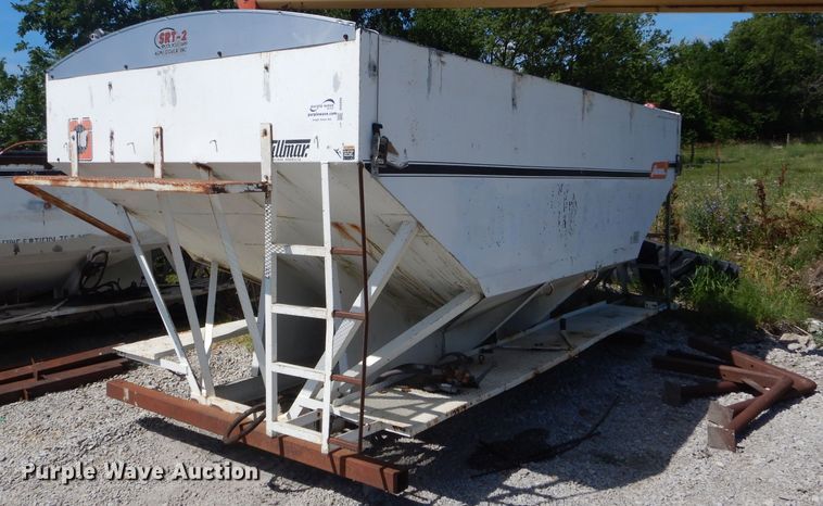 image for item DH5999 Willmar Load Runner 16 fertilizer tender bed