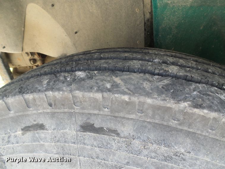 image for item DI0557 1997 International 8200 tender truck