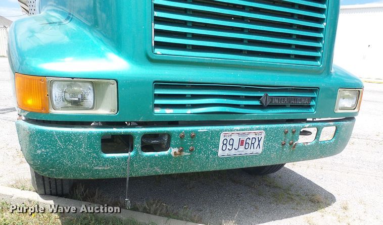 image for item DI0557 1997 International 8200 tender truck