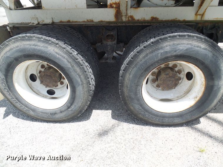 image for item DI0557 1997 International 8200 tender truck