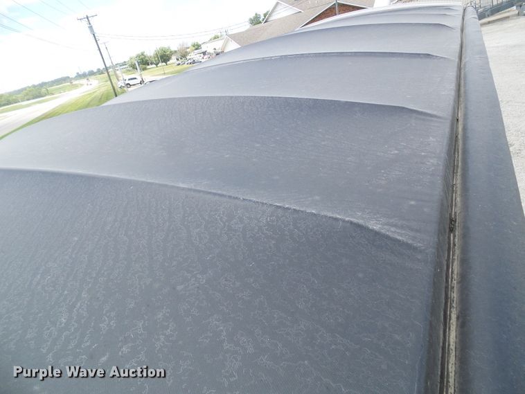 image for item DI0557 1997 International 8200 tender truck