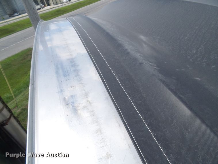 image for item DI0557 1997 International 8200 tender truck