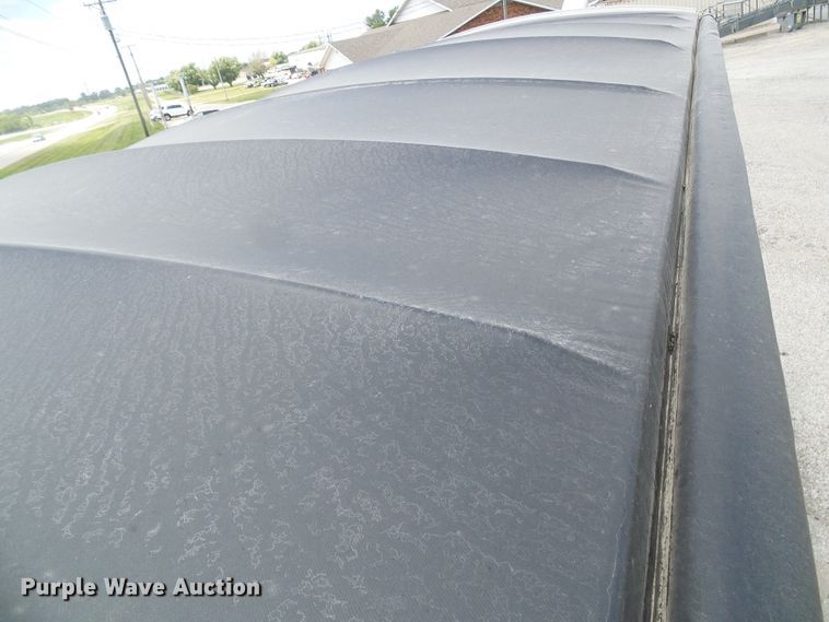 image for item DI0557 1997 International 8200 tender truck