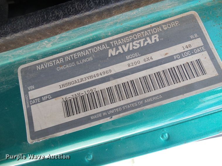 image for item DI0557 1997 International 8200 tender truck