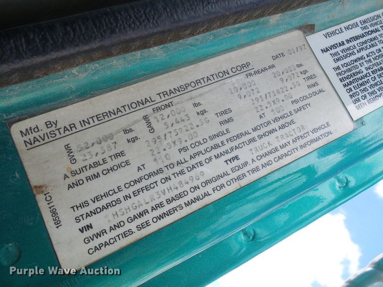 image for item DI0557 1997 International 8200 tender truck