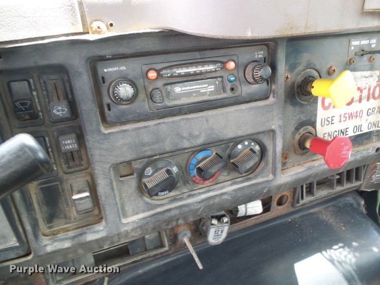 image for item DI0557 1997 International 8200 tender truck