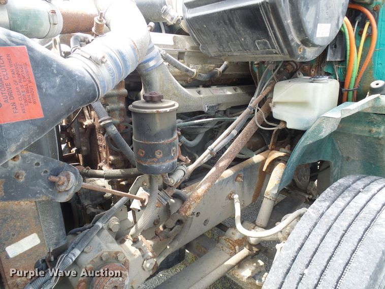 image for item DI0557 1997 International 8200 tender truck