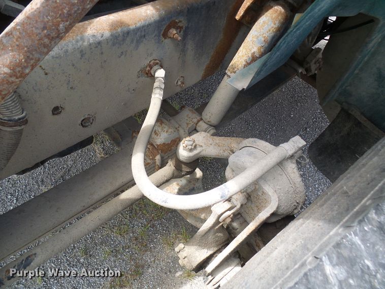 image for item DI0557 1997 International 8200 tender truck