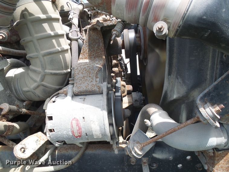 image for item DI0557 1997 International 8200 tender truck