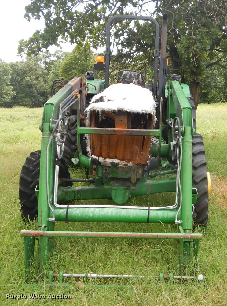 image for item ED9467 2011 John Deere 5065E tractor